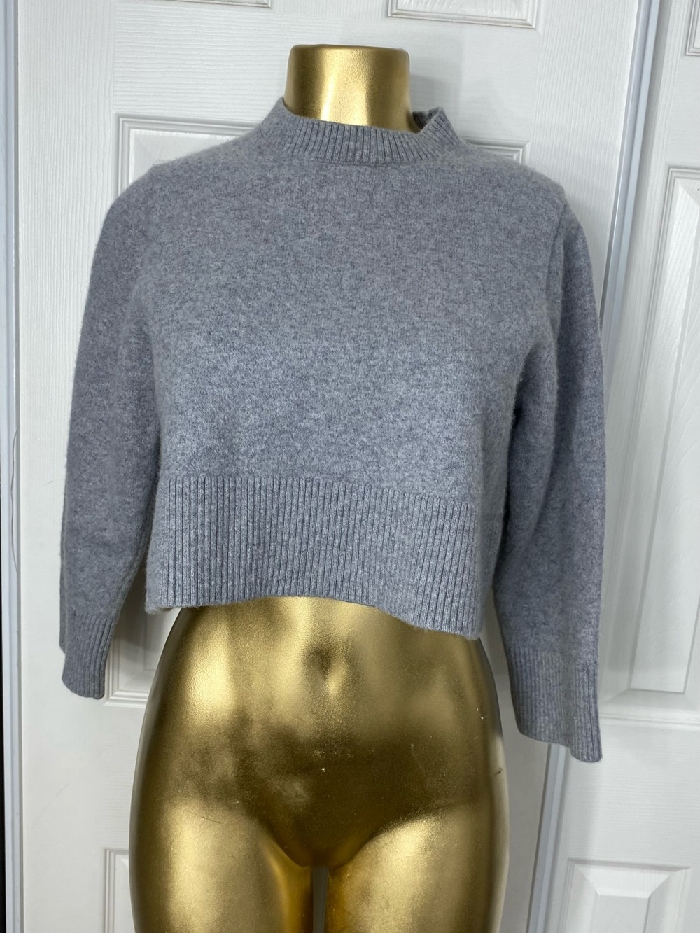 Country Road Gray Cropped Crewneck Sweater